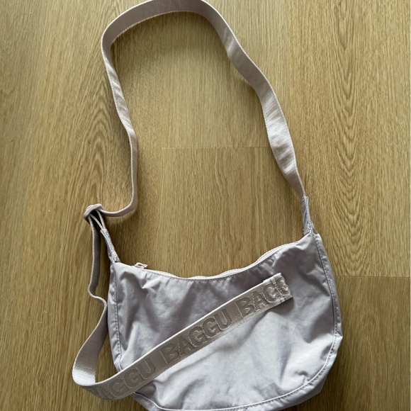 NWT Baggu Small Nylon Crescent Crossbody Bag Dusty Pink (Lavender) - Picture 5 of 6